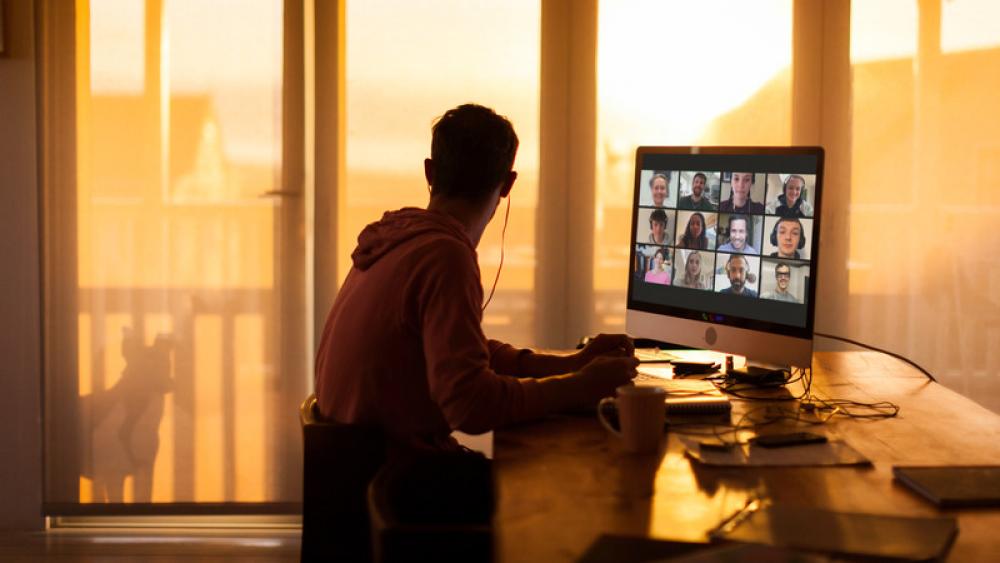 Image for post: 'Zoom Gloom' Can Leave You Feeling Drained When Your Video Chat Ends